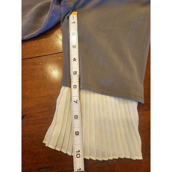 Timorra Artsy Gray Blouse With Layered Pleated Sleeves & Vibrant Embroidery XXL - Picture 10 of 11